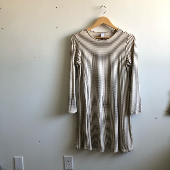 2 Old Navy Dresses - Picture 5 of 8